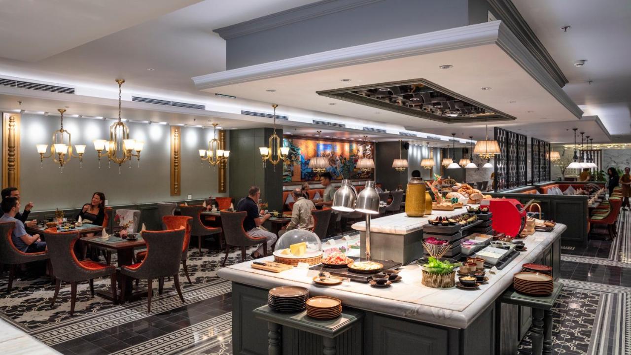 Peridot Grand Luxury Boutique Hotel Hanoi Exteriör bild The buffet at the hotel