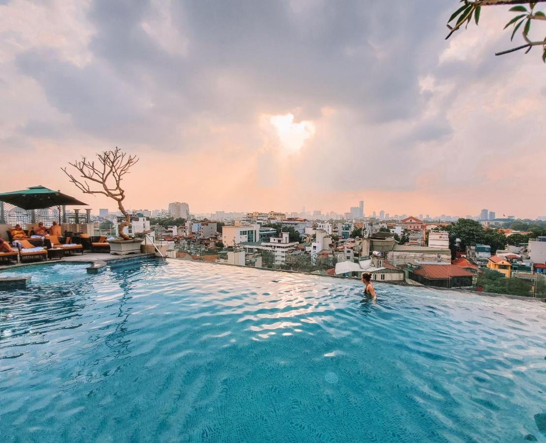 Peridot Grand Luxury Boutique Hotel Hanoi Exteriör bild View from the rooftop pool