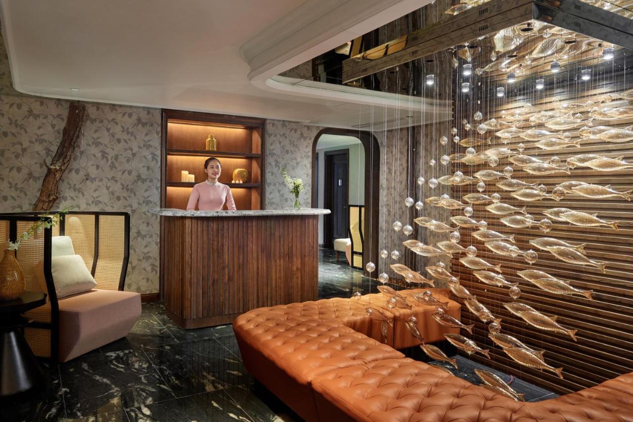 Peridot Grand Luxury Boutique Hotel Hanoi Exteriör bild The lobby of the hotel