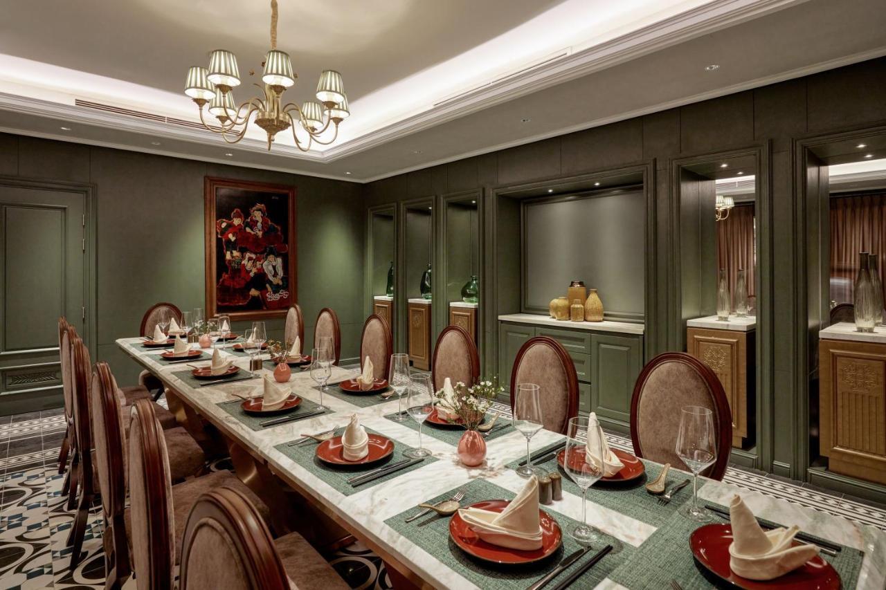 Peridot Grand Luxury Boutique Hotel Hanoi Exteriör bild The dining room