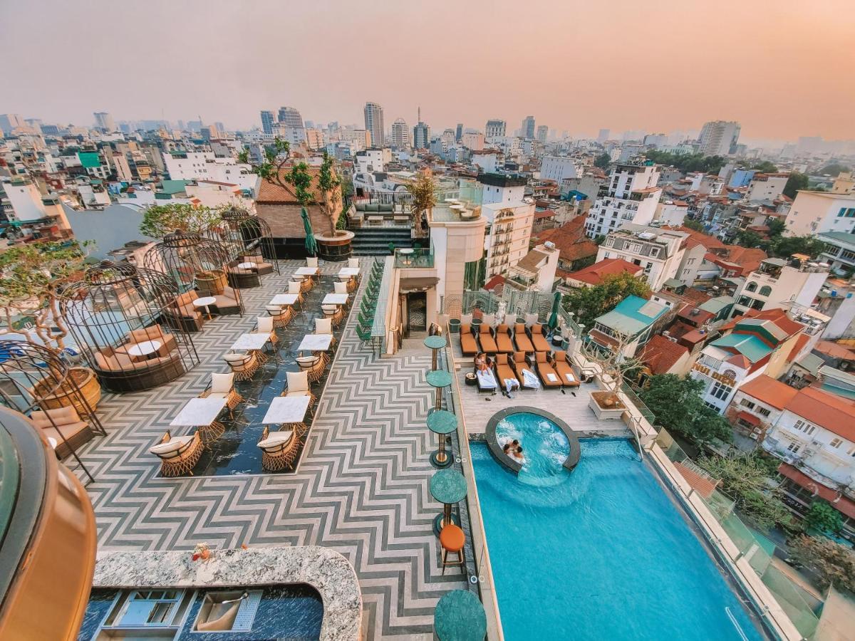 Peridot Grand Luxury Boutique Hotel Hanoi Exteriör bild The rooftop pool at the hotel