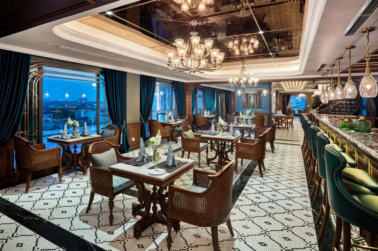 Peridot Grand Luxury Boutique Hotel Hanoi Exteriör bild The Bar